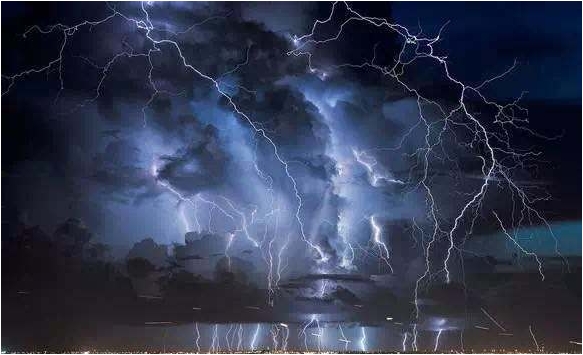 防雷浪涌保護(hù)器 浪涌保護(hù)器